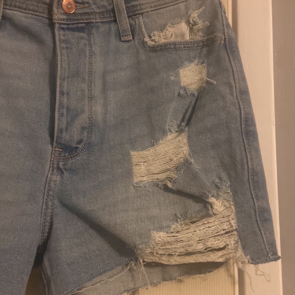 Hollister Ultra High Rise Mom Shorts - Picture 6 of 7